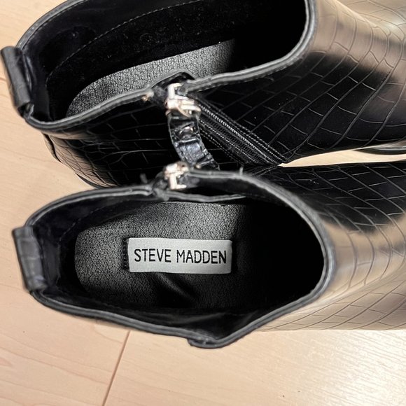 Steve Madden Faux Croc Embossed Vegan Leather Ankle Booties Black Sz 38 - Picture 7 of 10